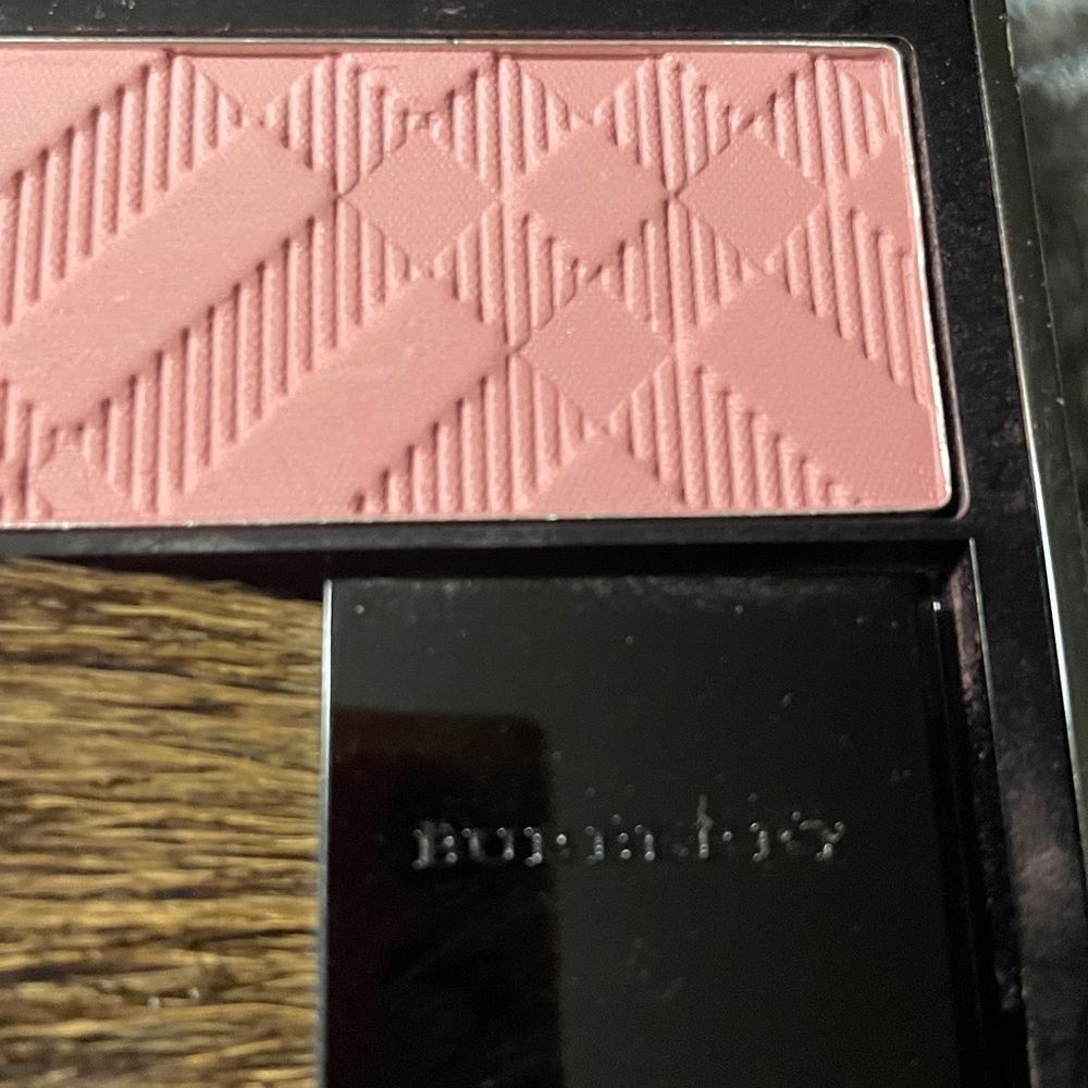 Burberry Blush new no box in light glow - Picture 5 of 6